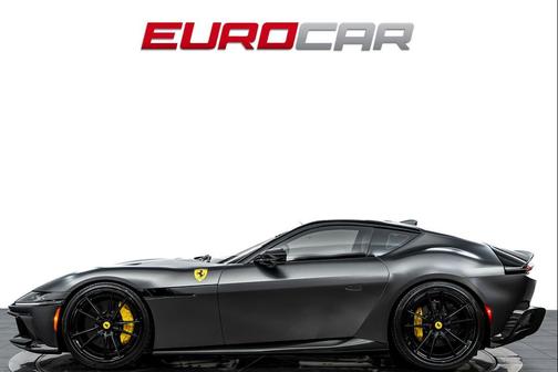 2025 Ferrari 12Cilindri Base