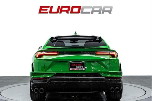 Green 2024 Lamborghini Urus Performante