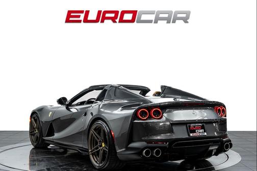 Grigio Silverstone Metallic 2021 Ferrari 812 GTS Base