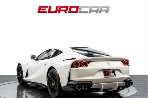Bianco Avus 2020 Ferrari 812 Superfast Base