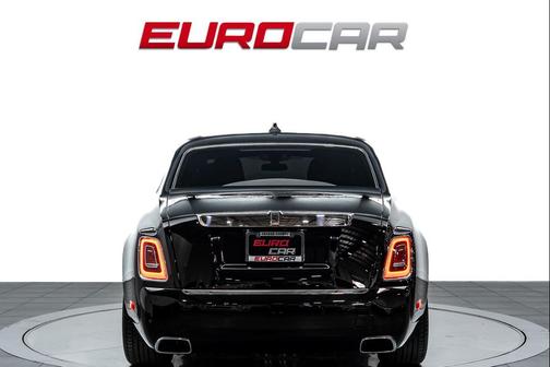 Black 2024 Rolls-Royce Phantom