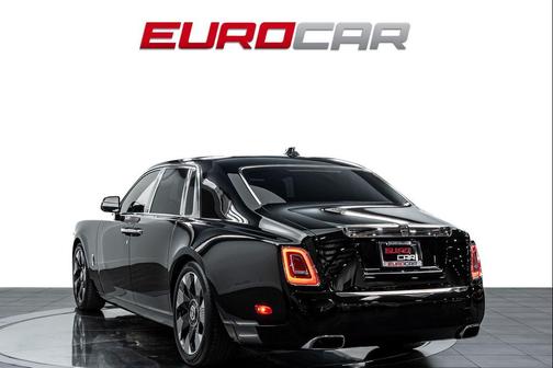 Black 2024 Rolls-Royce Phantom