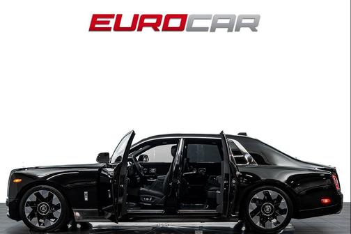 Black 2024 Rolls-Royce Phantom