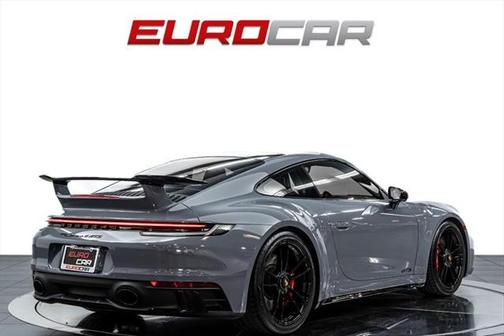 2024 Porsche 911 Carrera 4 GTS