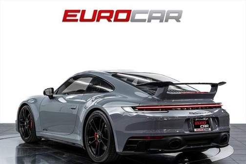 2024 Porsche 911 Carrera 4 GTS