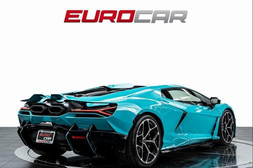 2024 Lamborghini Revuelto Base