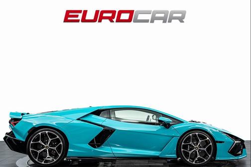 2024 Lamborghini Revuelto Base