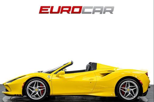 Giallo Modena 2022 Ferrari F8 Spider Base