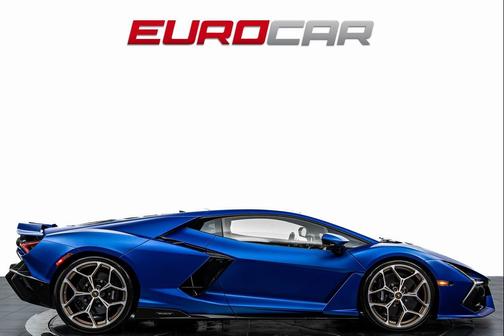 2025 Lamborghini Revuelto Base