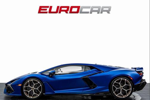 2025 Lamborghini Revuelto Base