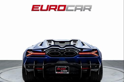 2025 Lamborghini Revuelto Base