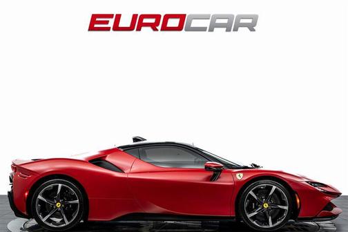 2023 Ferrari SF90 Stradale Base