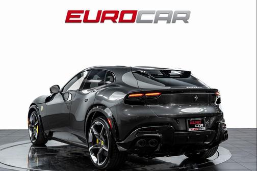 2025 Ferrari Purosangue Base