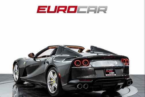 2022 Ferrari 812 GTS Base