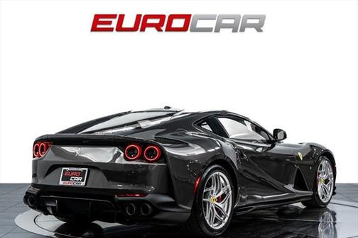 2019 Ferrari 812 Superfast Base