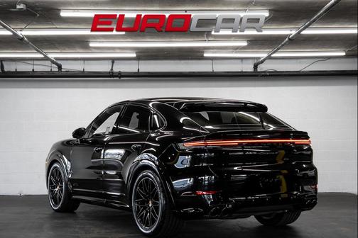 2025 Porsche Cayenne GTS