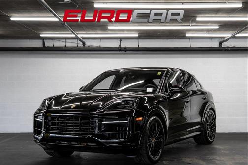 2025 Porsche Cayenne GTS