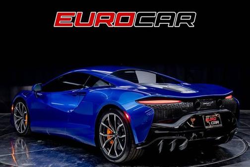 2023 McLaren Artura Performance