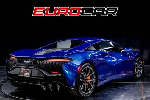 2023 McLaren Artura Performance
