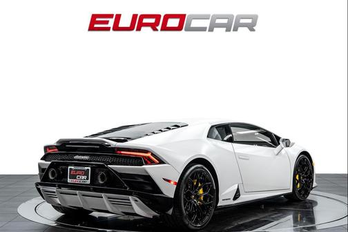 Bianco Monocerus Metallic 2022 Lamborghini Huracan EVO Coupe