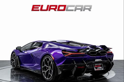 2024 Lamborghini Revuelto Base