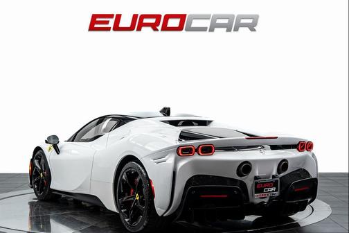 2022 Ferrari SF90 Stradale Base