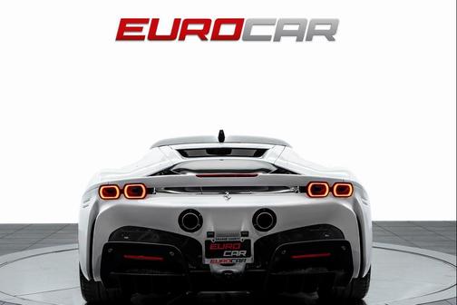 2022 Ferrari SF90 Stradale Base