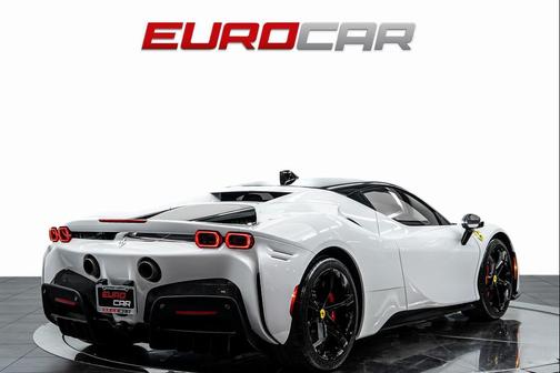 2022 Ferrari SF90 Stradale Base