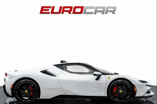2022 Ferrari SF90 Stradale Base