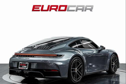2025 Porsche 911 Carrera 4 GTS