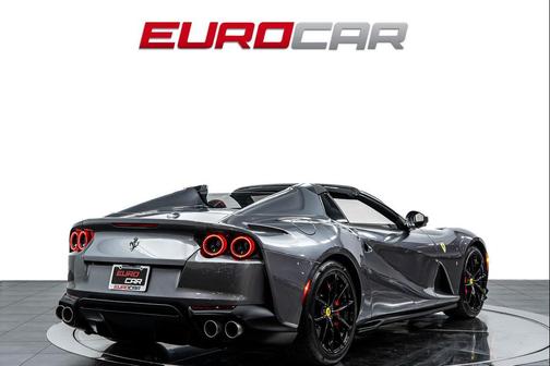Grigio GTS 2022 Ferrari 812 GTS Base