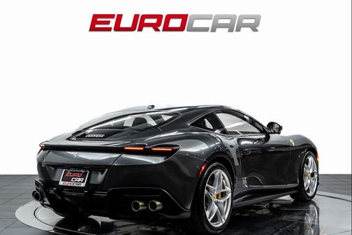 2022 Ferrari Roma Base