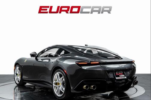 2022 Ferrari Roma Base