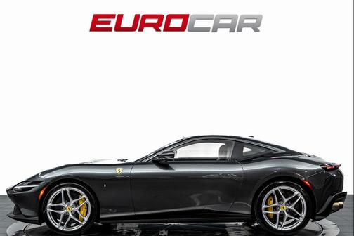2022 Ferrari Roma Base
