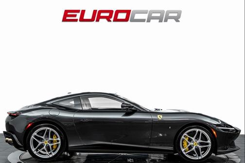 2022 Ferrari Roma Base