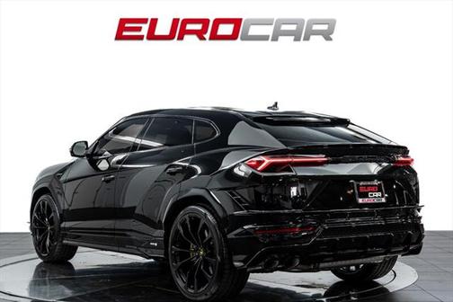 2023 Lamborghini Urus S