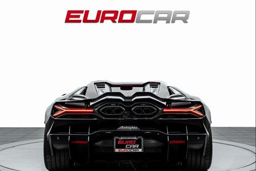 2025 Lamborghini Revuelto Base