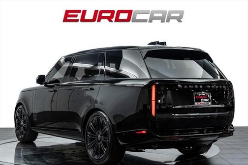 2025 Land Rover Range Rover P530 SE 7 Seat