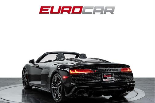 Mythos Black Metallic/Black Roof 2023 Audi R8 V10 performance quattro S tronic