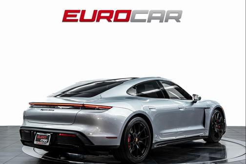 2022 Porsche Taycan GTS