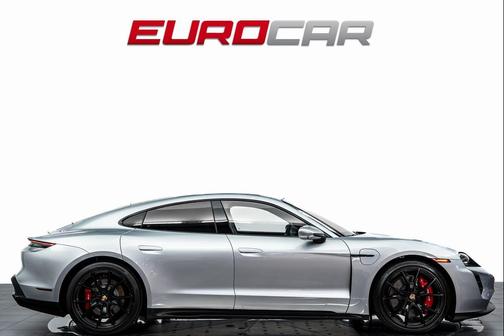 2022 Porsche Taycan GTS