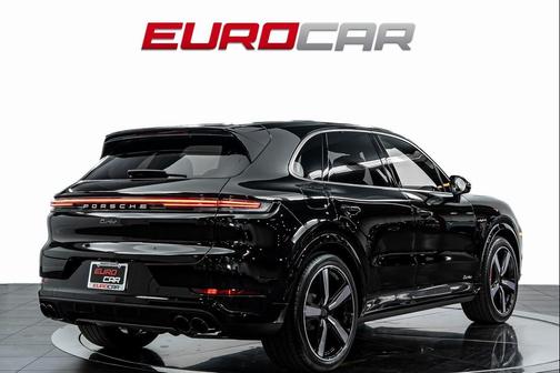 2025 Porsche Cayenne Turbo