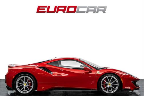 Rosso Corsa 2019 Ferrari 488 Pista Base