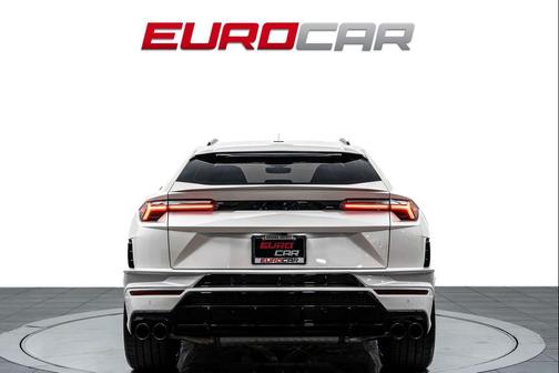 Balloon White Metallic 2024 Lamborghini Urus S