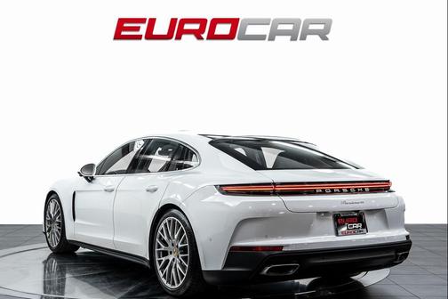2024 Porsche Panamera *PREMIUM PACKAGE * PASSENGER DISPLAY*