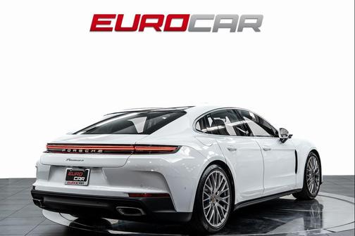 2024 Porsche Panamera *PREMIUM PACKAGE * PASSENGER DISPLAY*