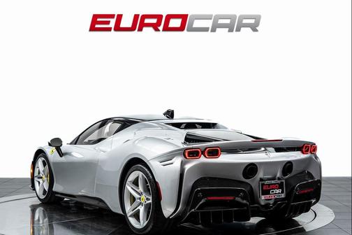 2022 Ferrari SF90 Stradale Base