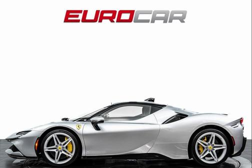 2022 Ferrari SF90 Stradale Base