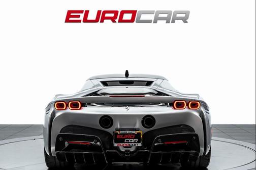 2022 Ferrari SF90 Stradale Base