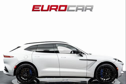 2022 Aston Martin DBX Base